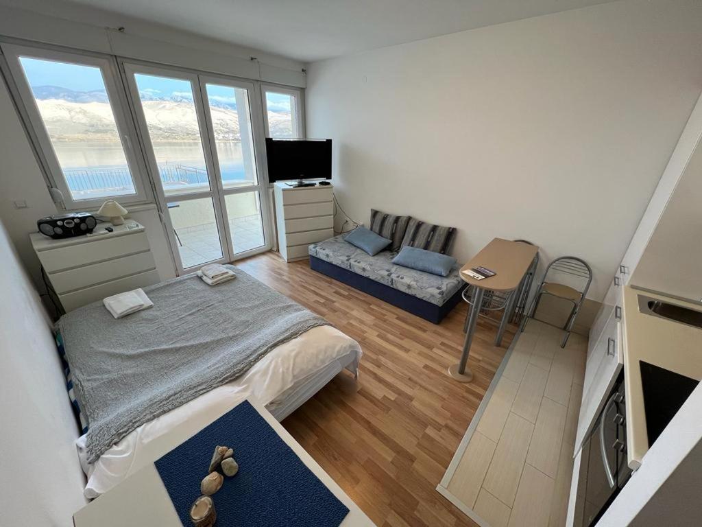 Sea View & Pool Studio Pag Town Kültér fotó